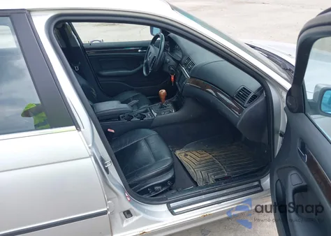 2002 BMW 330Xi z USA, uszkodzony, nr VIN WBAEW53482PG16328